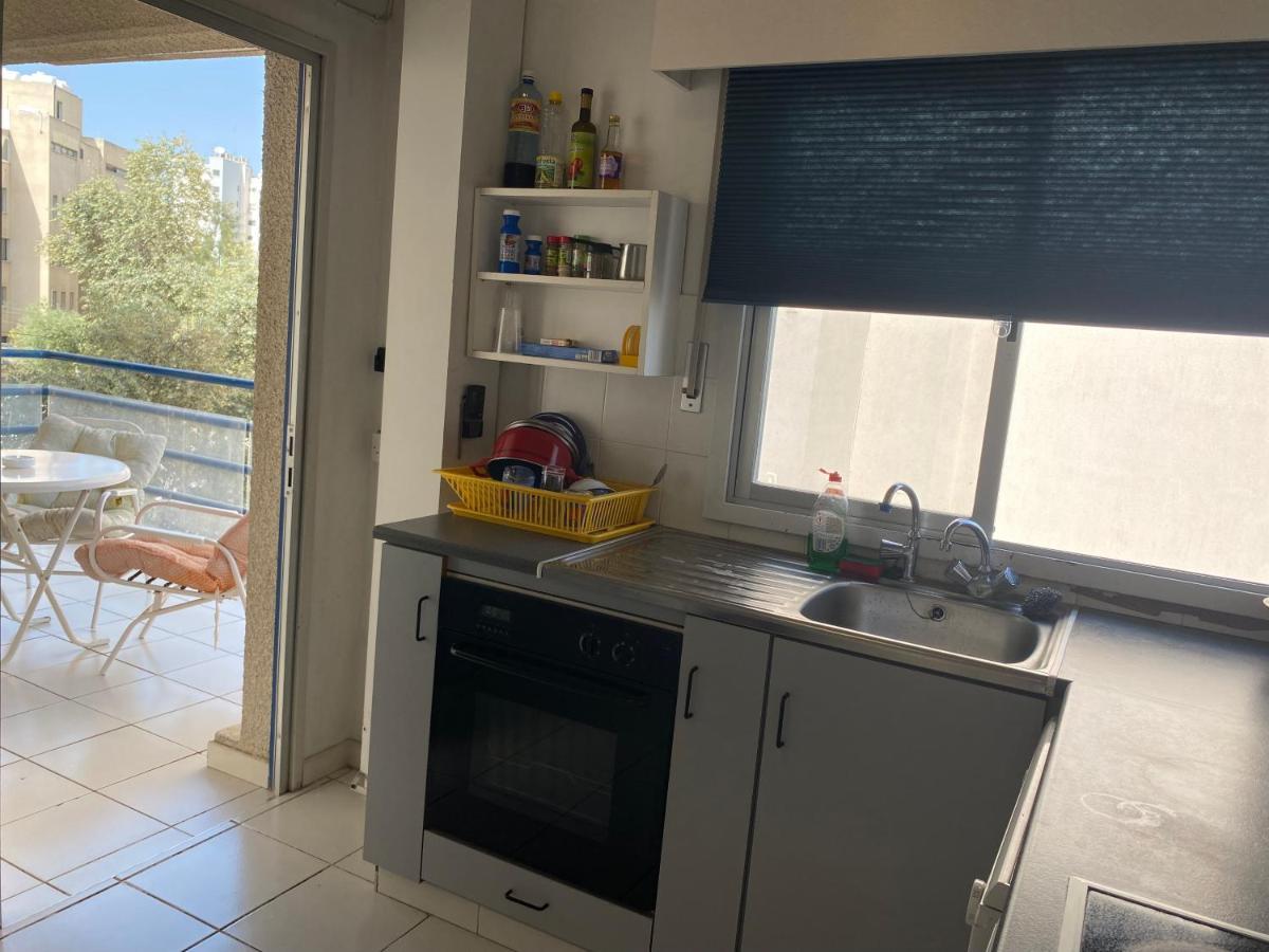 Private Room In A Shared Flat At Best Location Limassol Extérieur photo