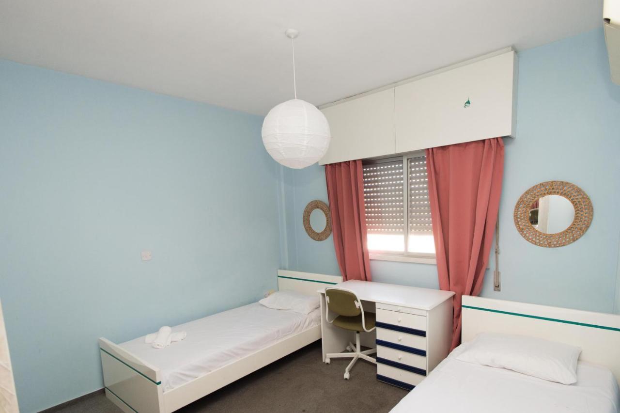 Private Room In A Shared Flat At Best Location Limassol Extérieur photo