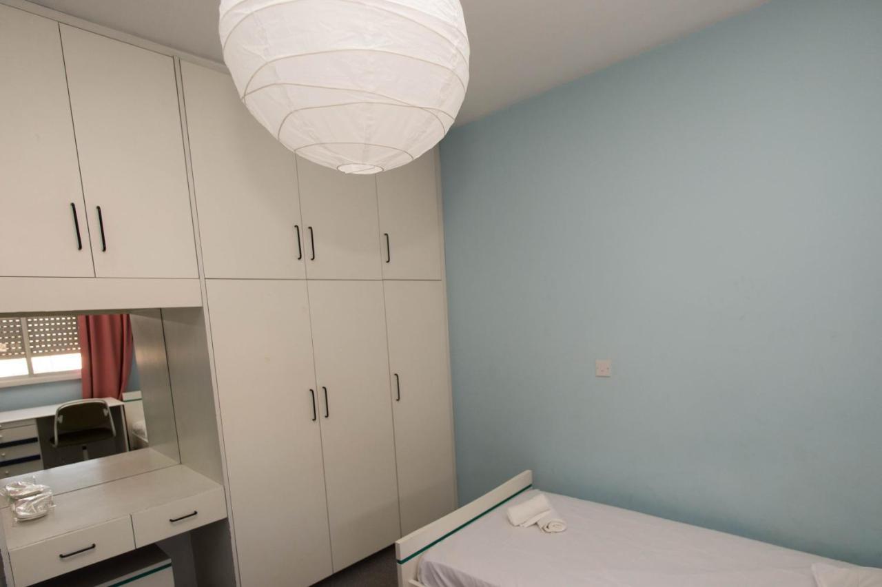 Private Room In A Shared Flat At Best Location Limassol Extérieur photo