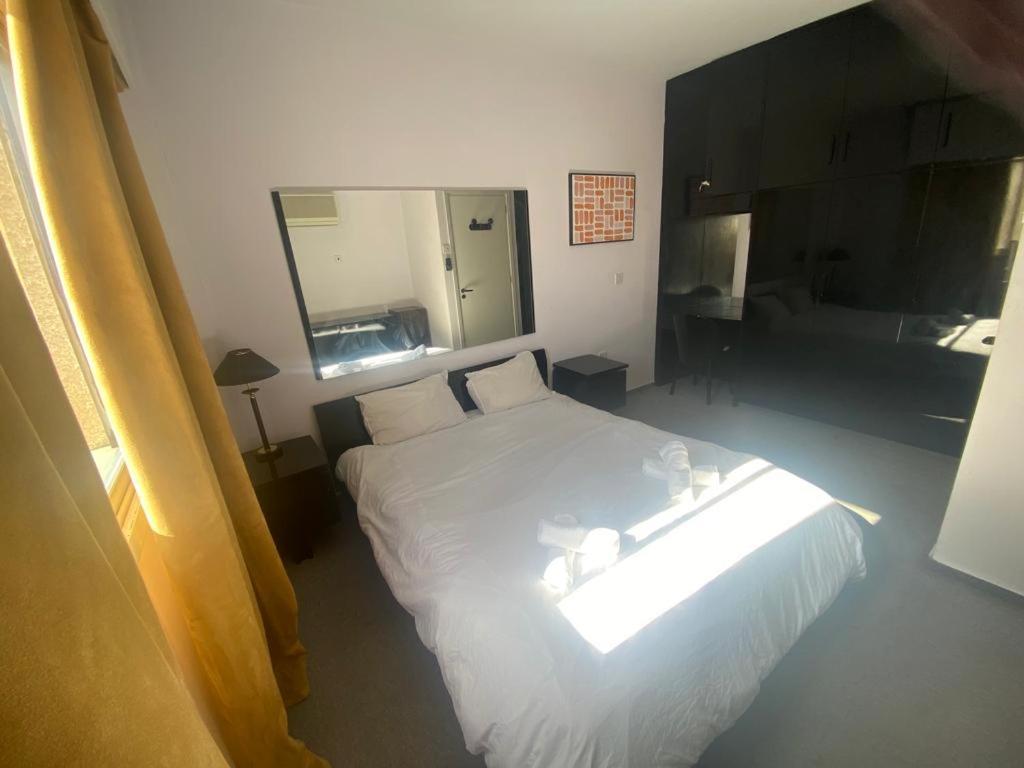 Private Room In A Shared Flat At Best Location Limassol Extérieur photo